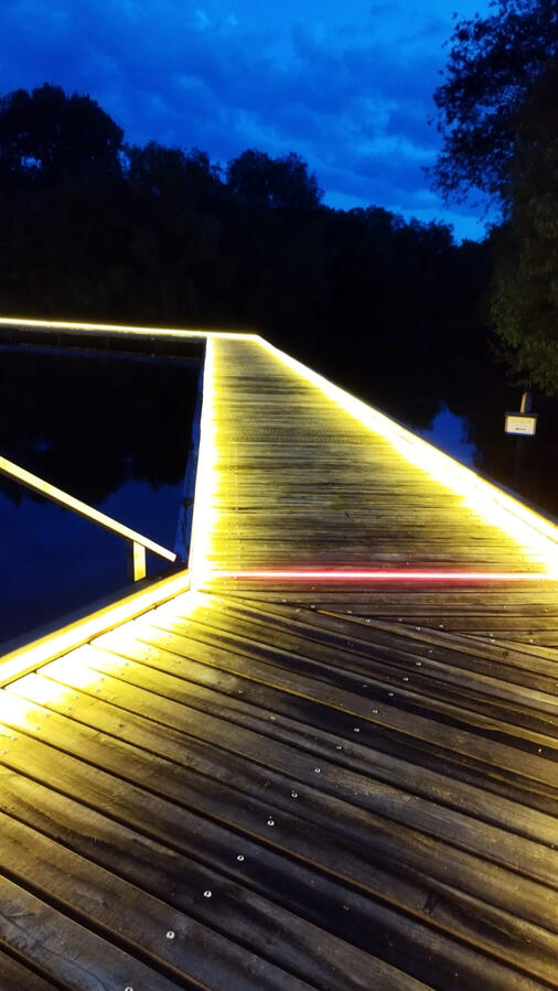 realizace osvětlení Mlýnského rybníka v Říčanech